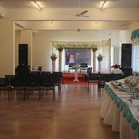 Angamaly Convention Centre Hotel Kochi Ngoại thất bức ảnh