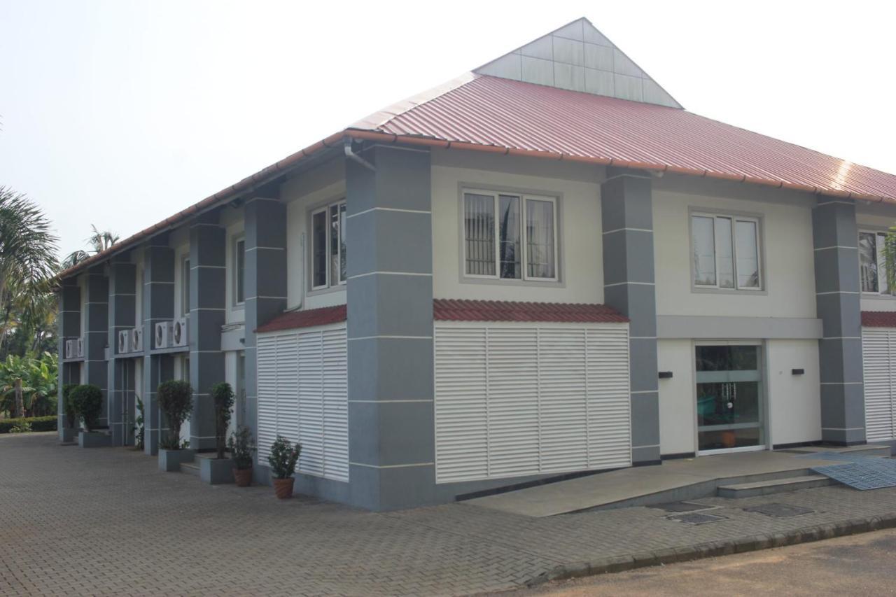 Angamaly Convention Centre Hotel Kochi Ngoại thất bức ảnh