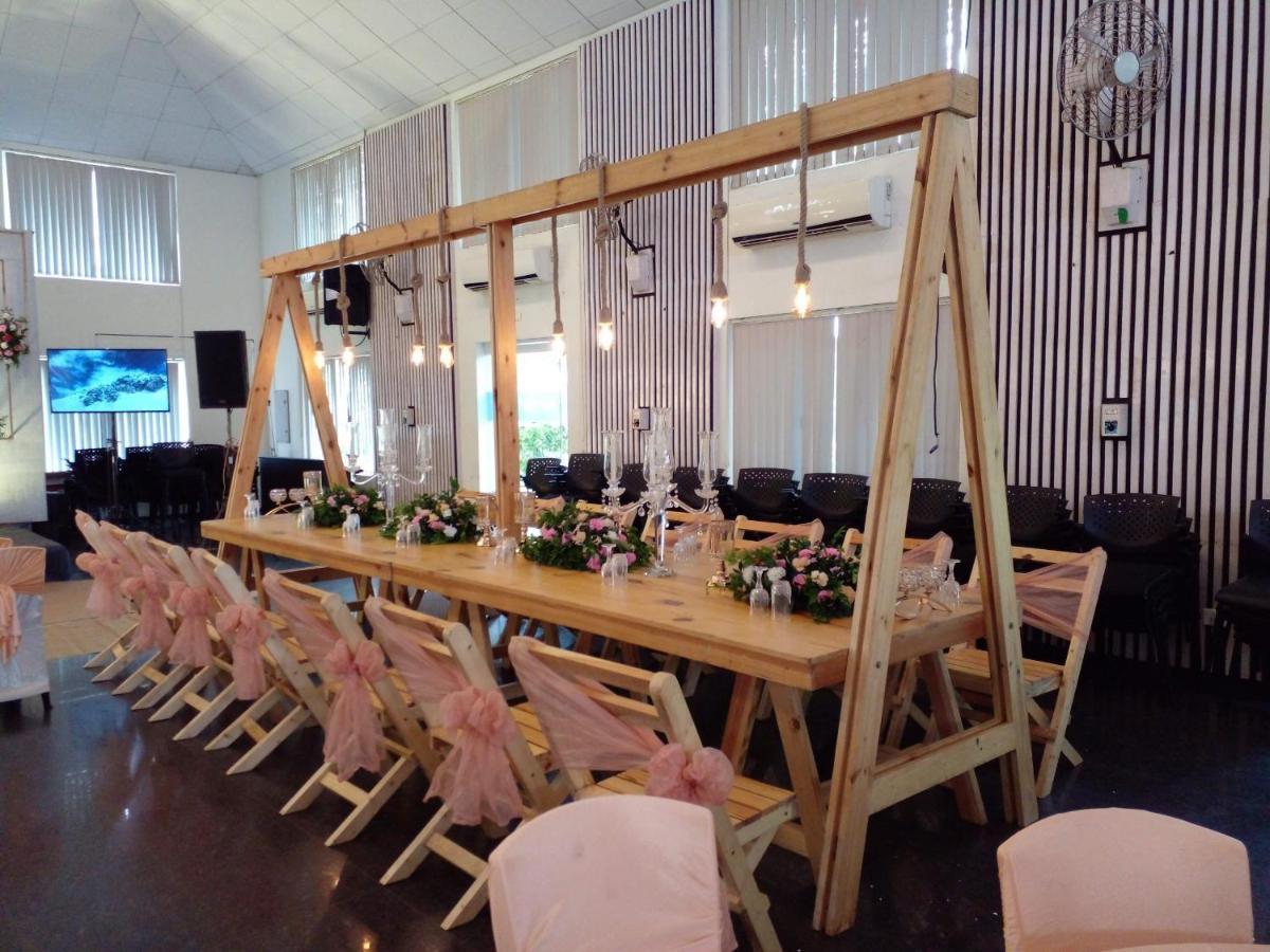 Angamaly Convention Centre Hotel Kochi Ngoại thất bức ảnh